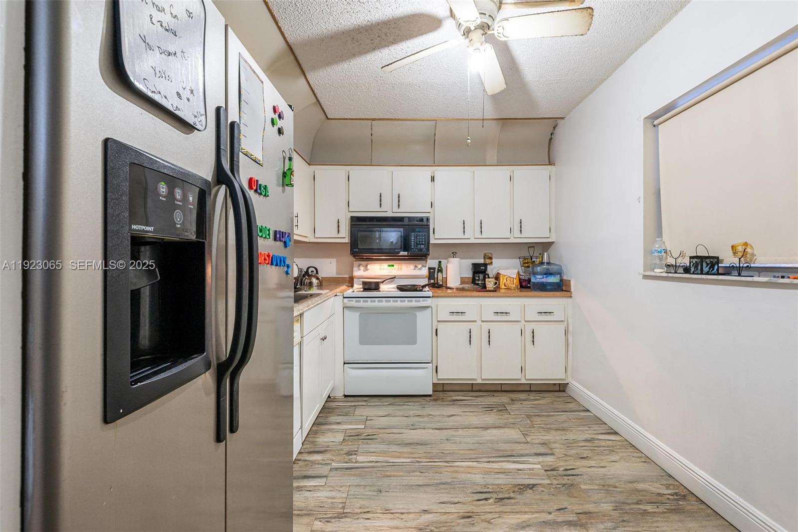 SOMERSET AT LAUDERDALE LA - Residential