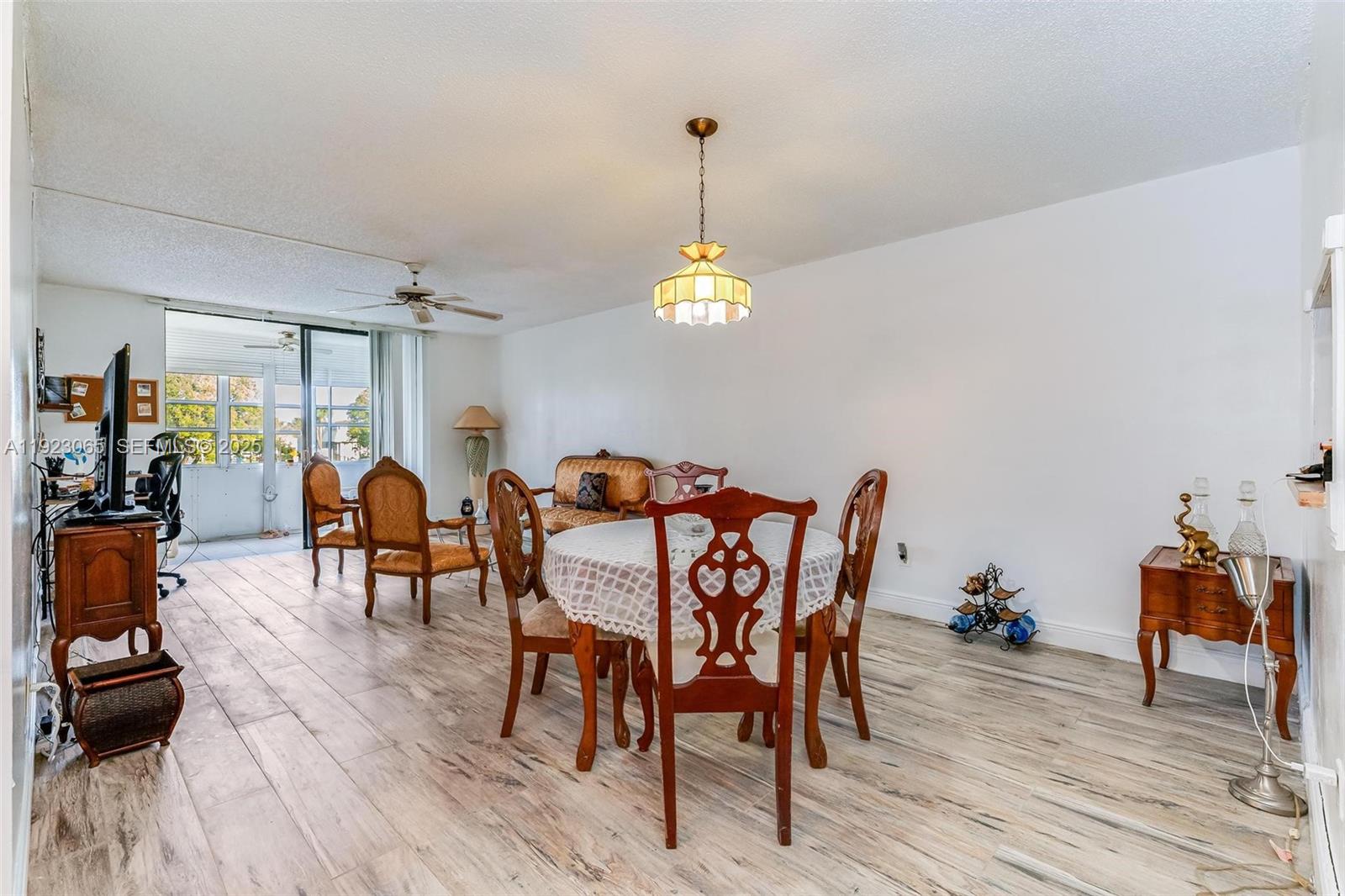 SOMERSET AT LAUDERDALE LA - Residential