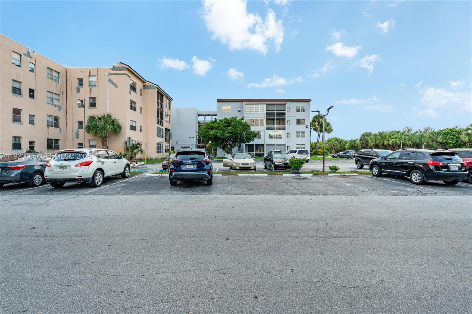 SOMERSET AT LAUDERDALE LA - Residential