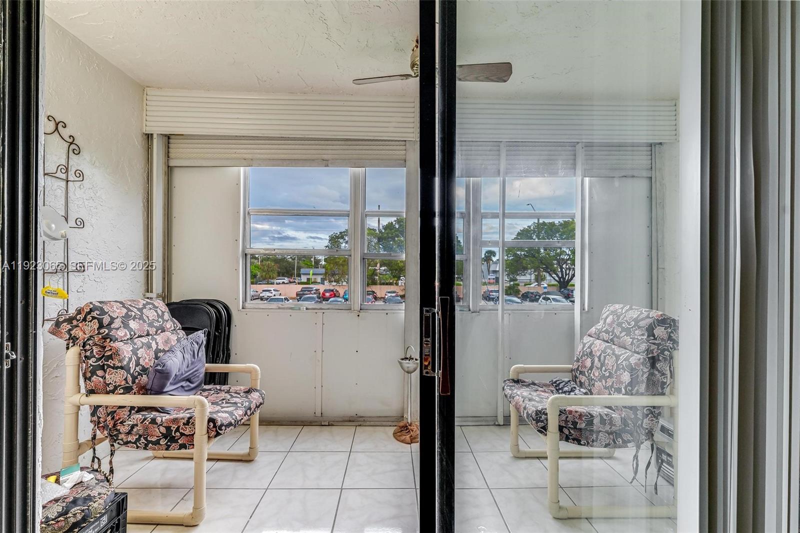 SOMERSET AT LAUDERDALE LA - Residential