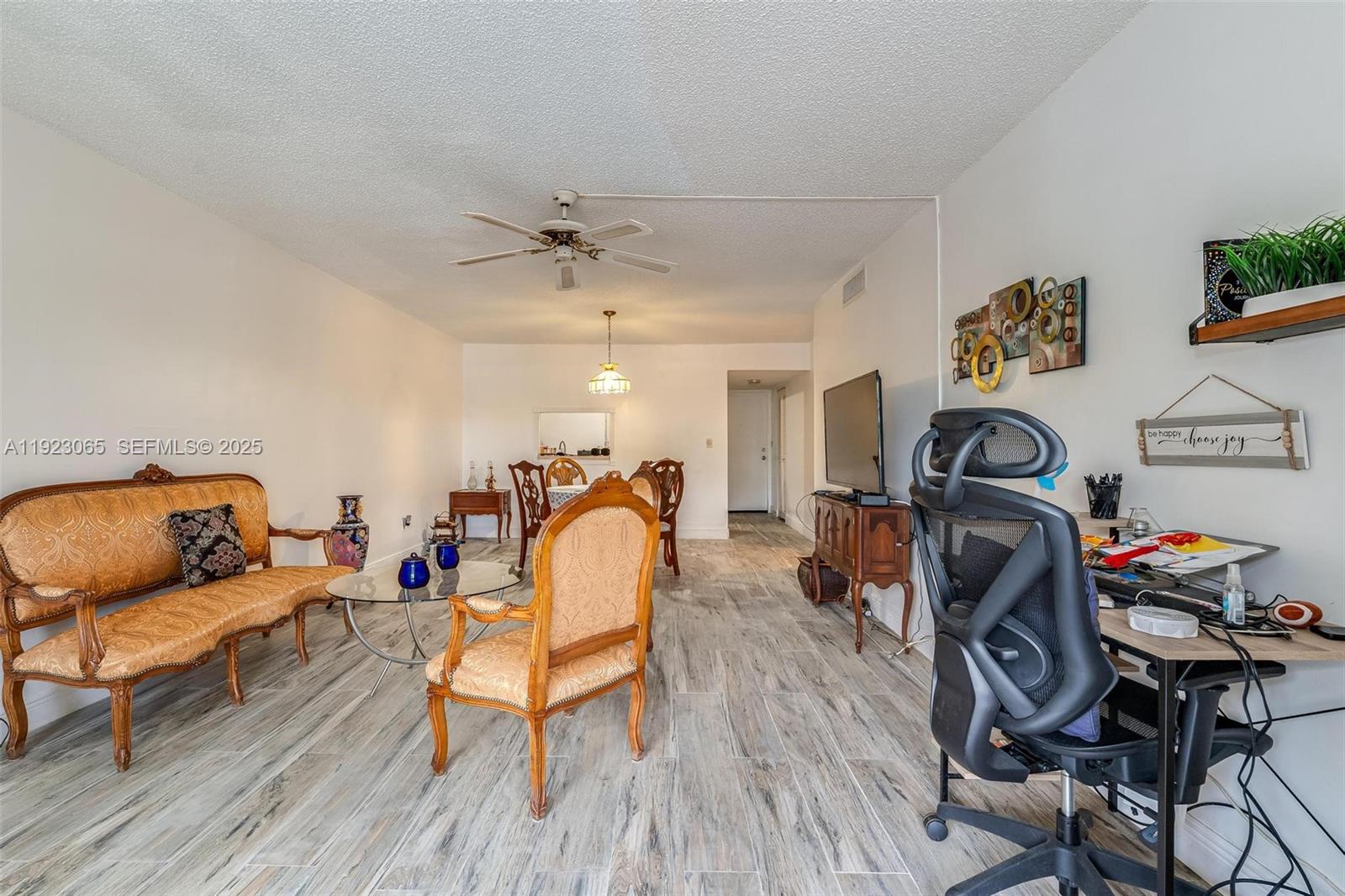 SOMERSET AT LAUDERDALE LA - Residential