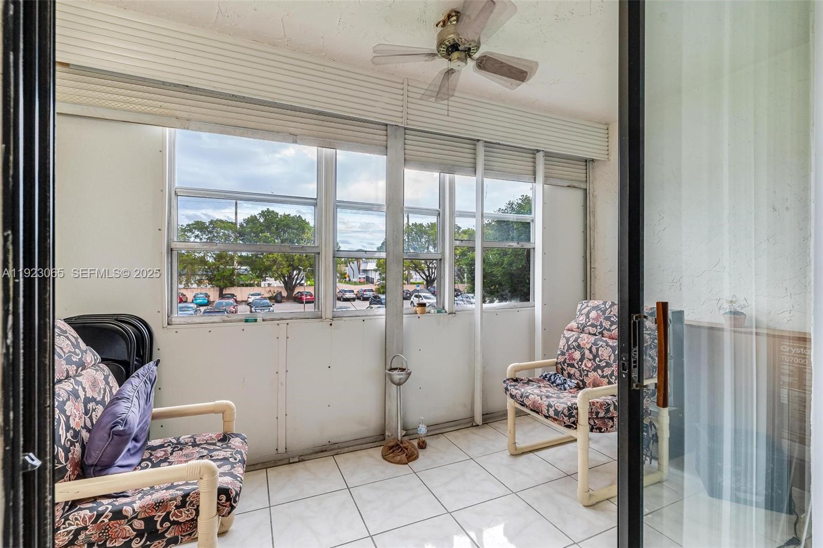 SOMERSET AT LAUDERDALE LA - Residential