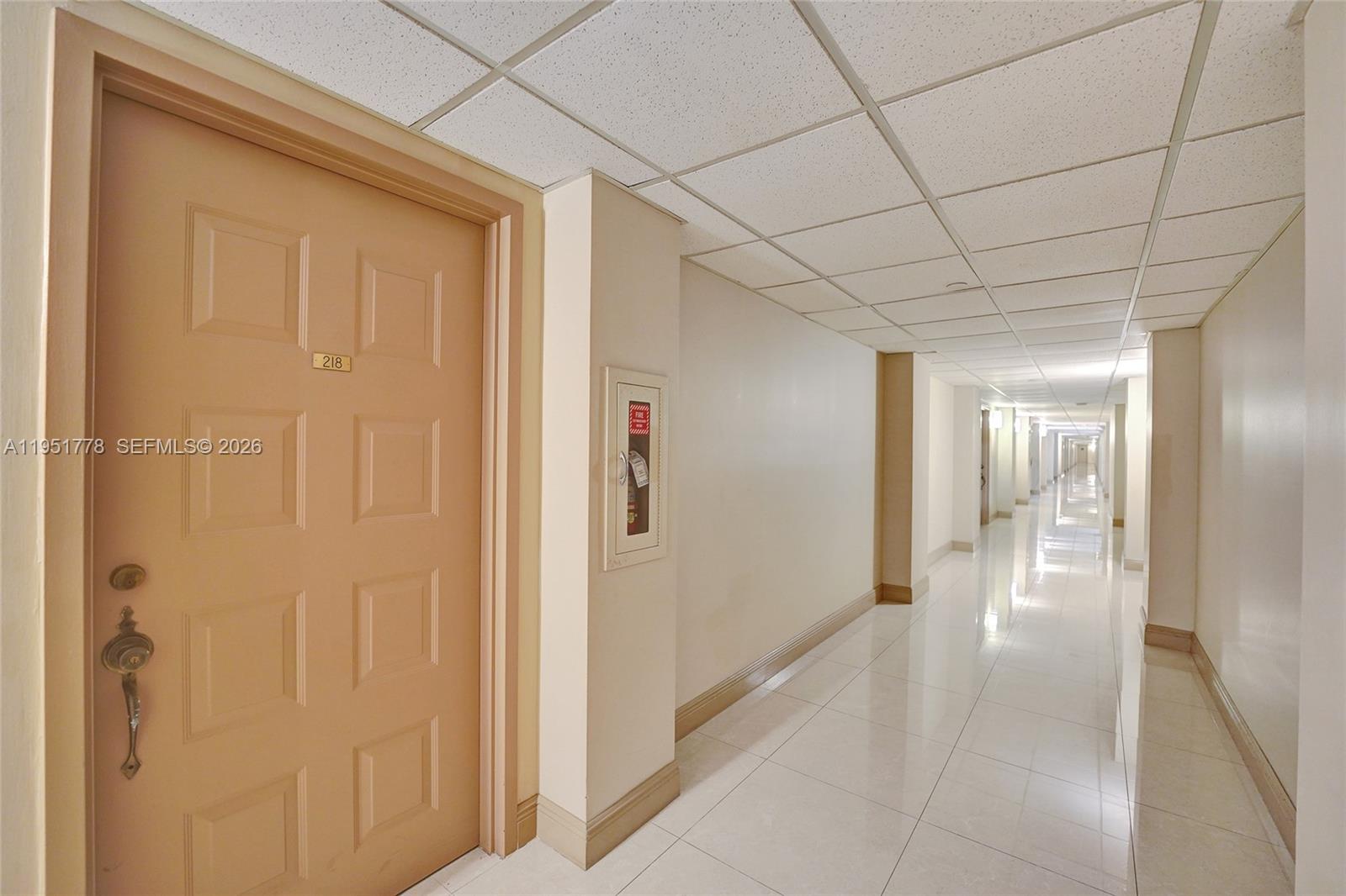 SUMMIT CONDO - Residential