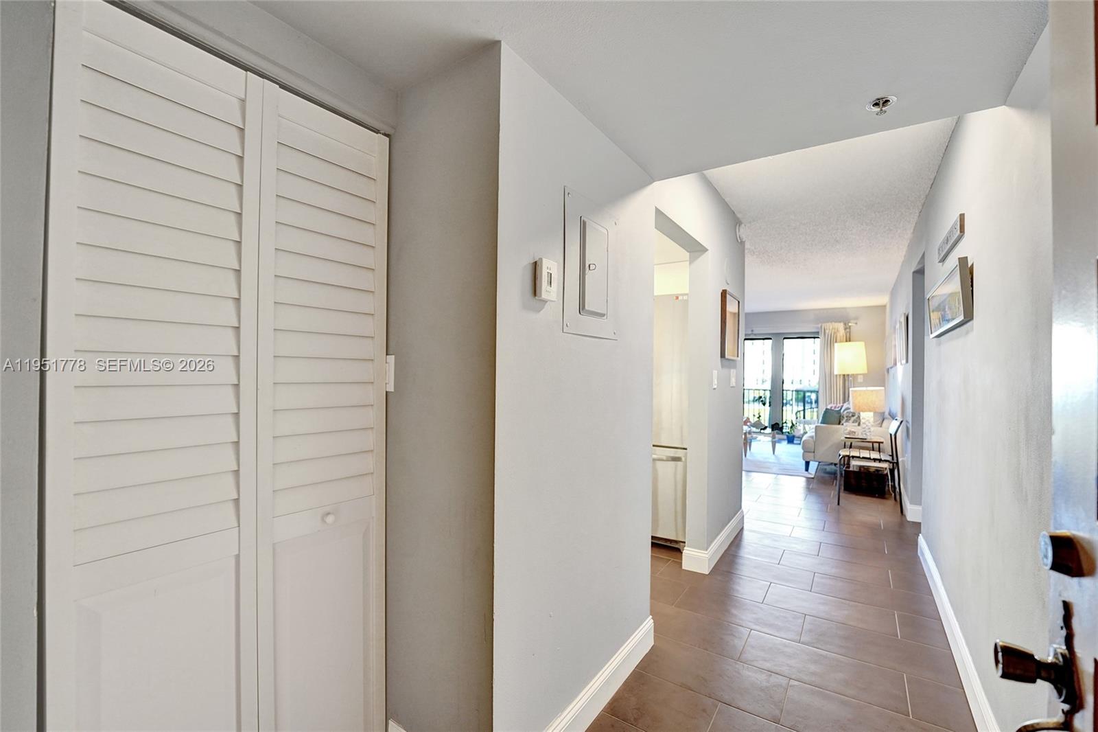 SUMMIT CONDO - Residential