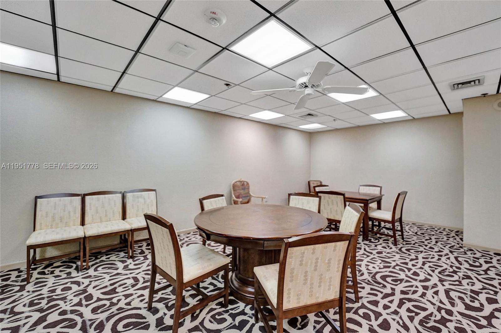 SUMMIT CONDO - Residential