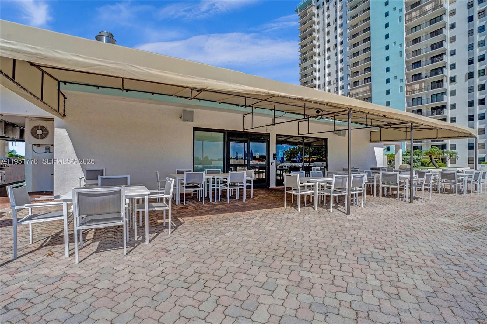 SUMMIT CONDO - Residential