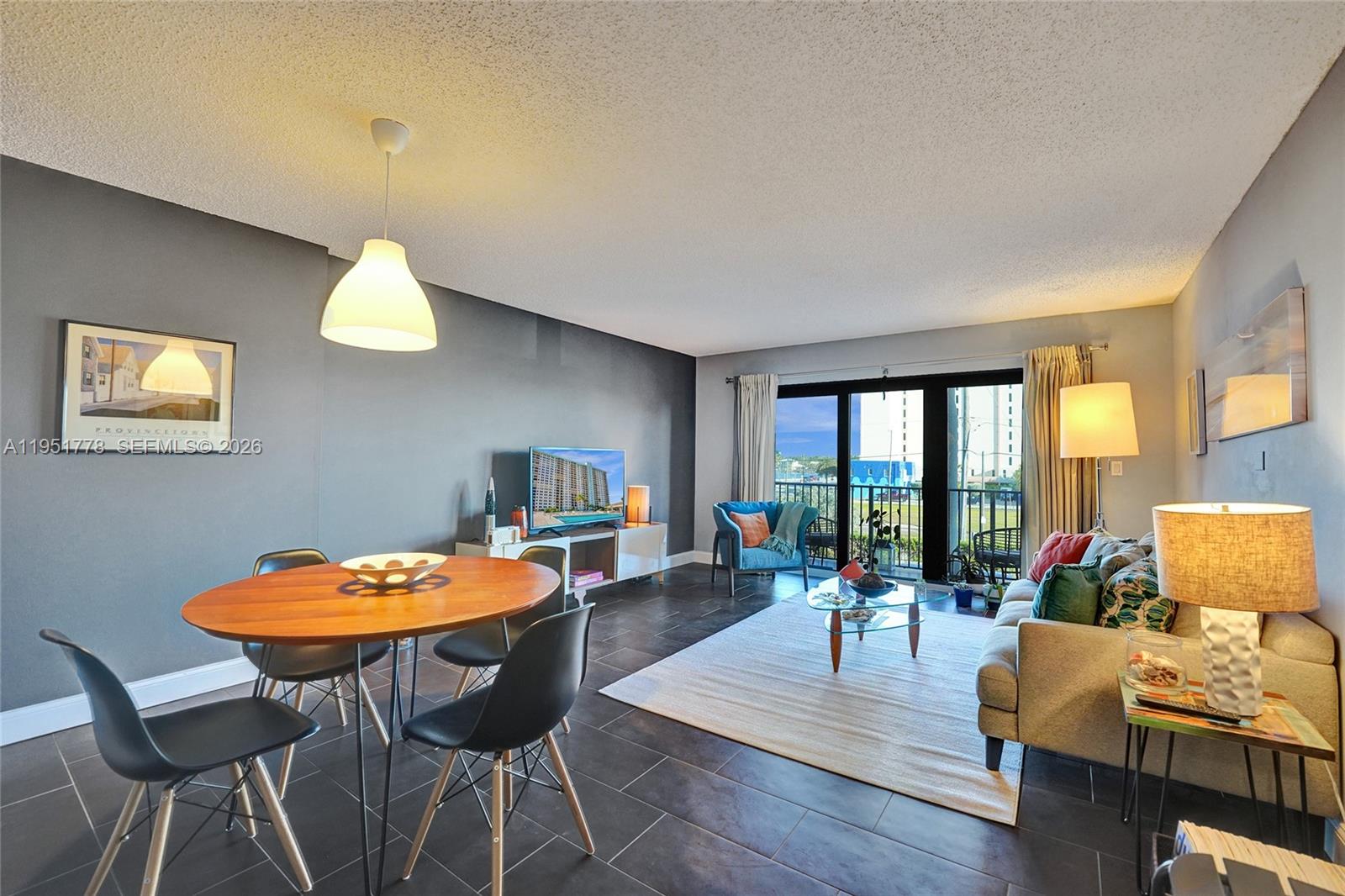 SUMMIT CONDO - Residential