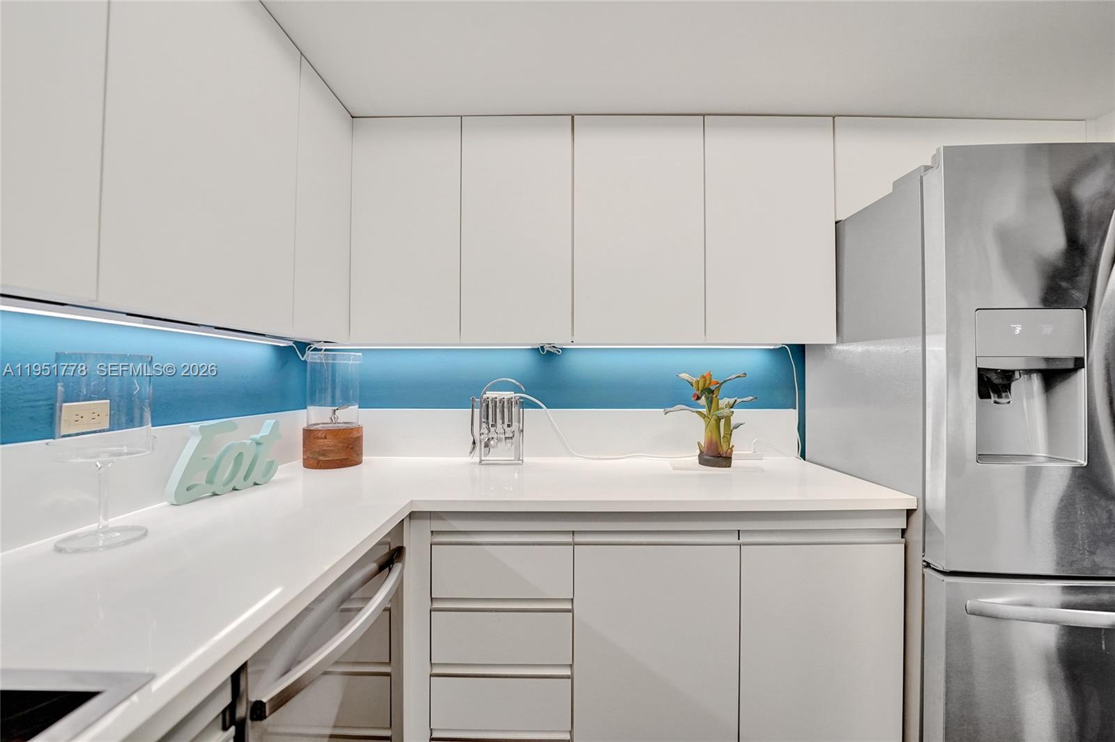 SUMMIT CONDO - Residential