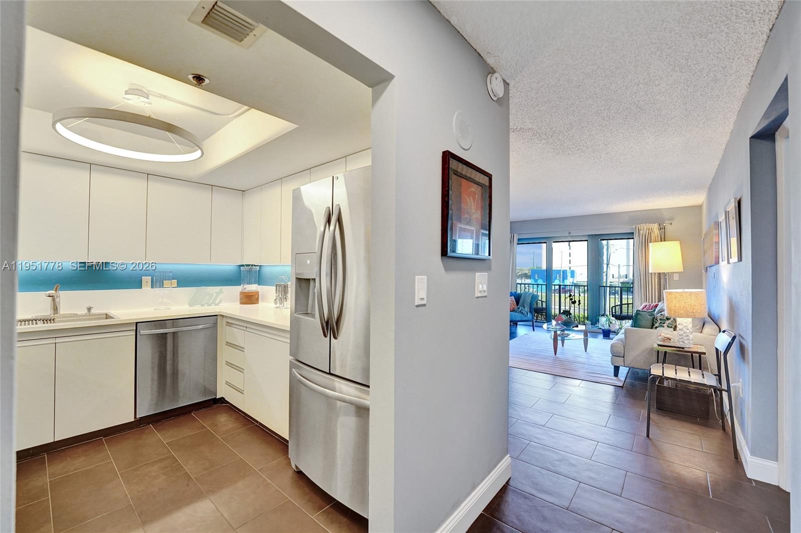 SUMMIT CONDO - Residential