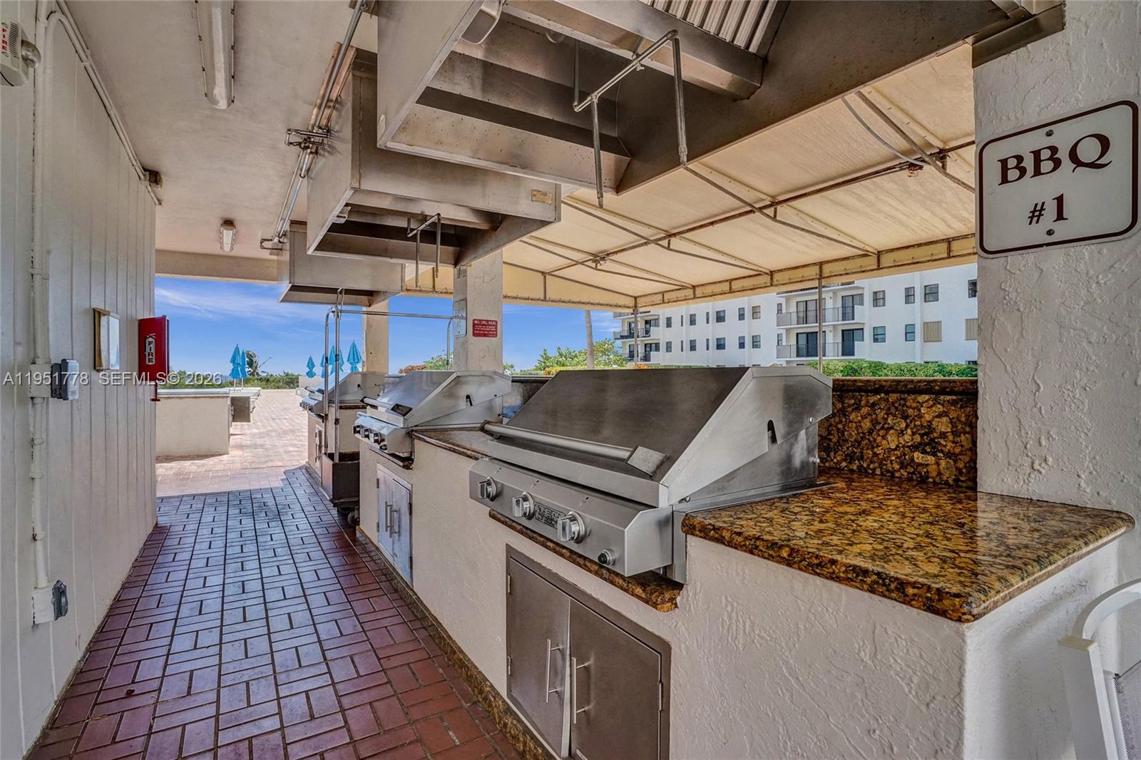 SUMMIT CONDO - Residential