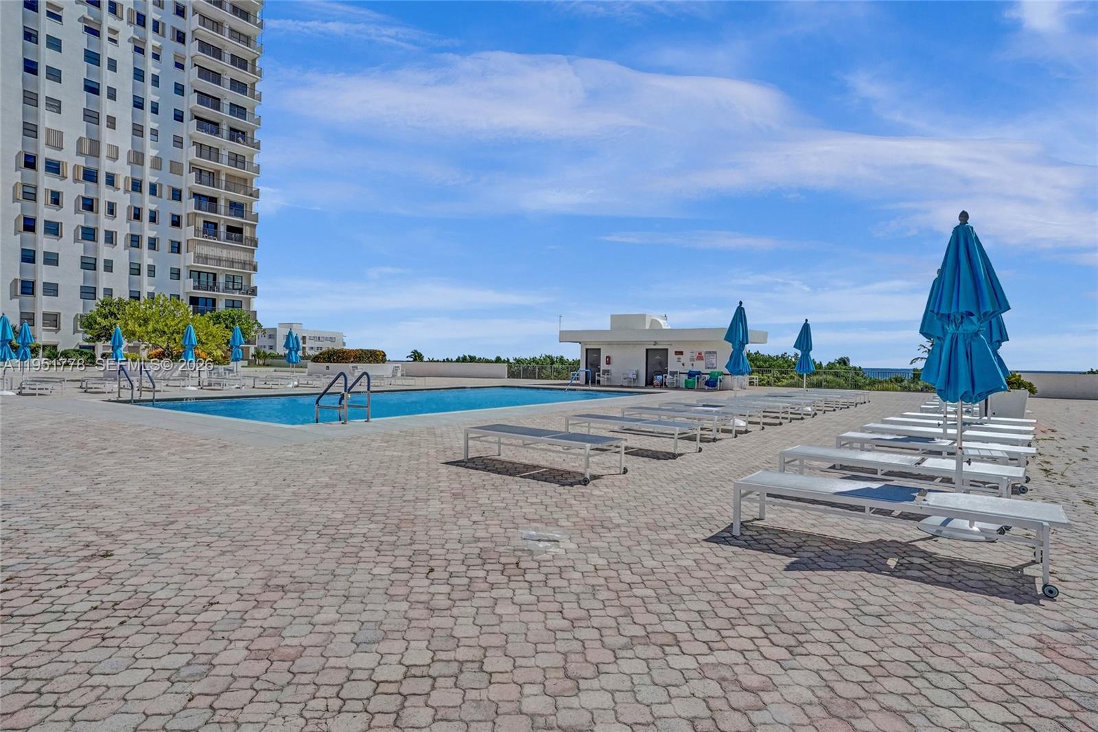 SUMMIT CONDO - Residential