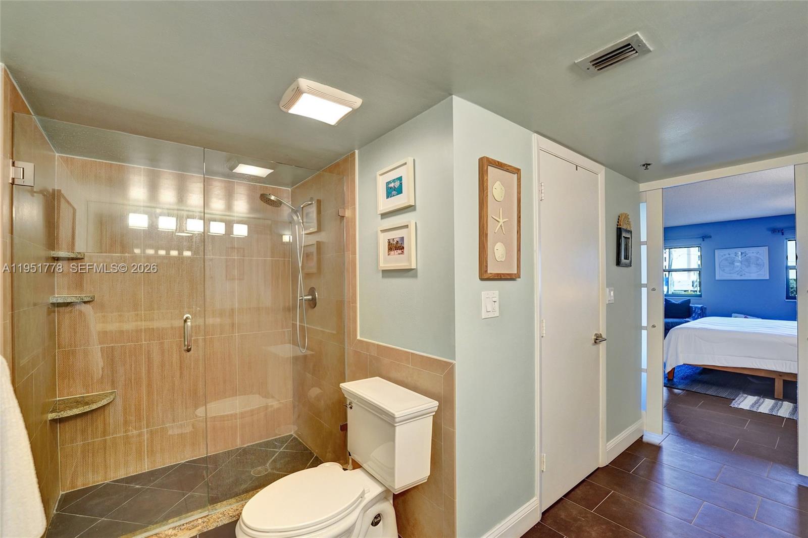 SUMMIT CONDO - Residential