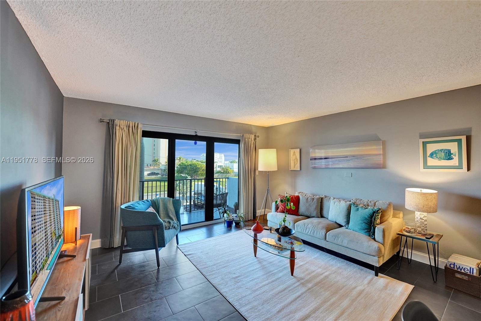 SUMMIT CONDO - Residential
