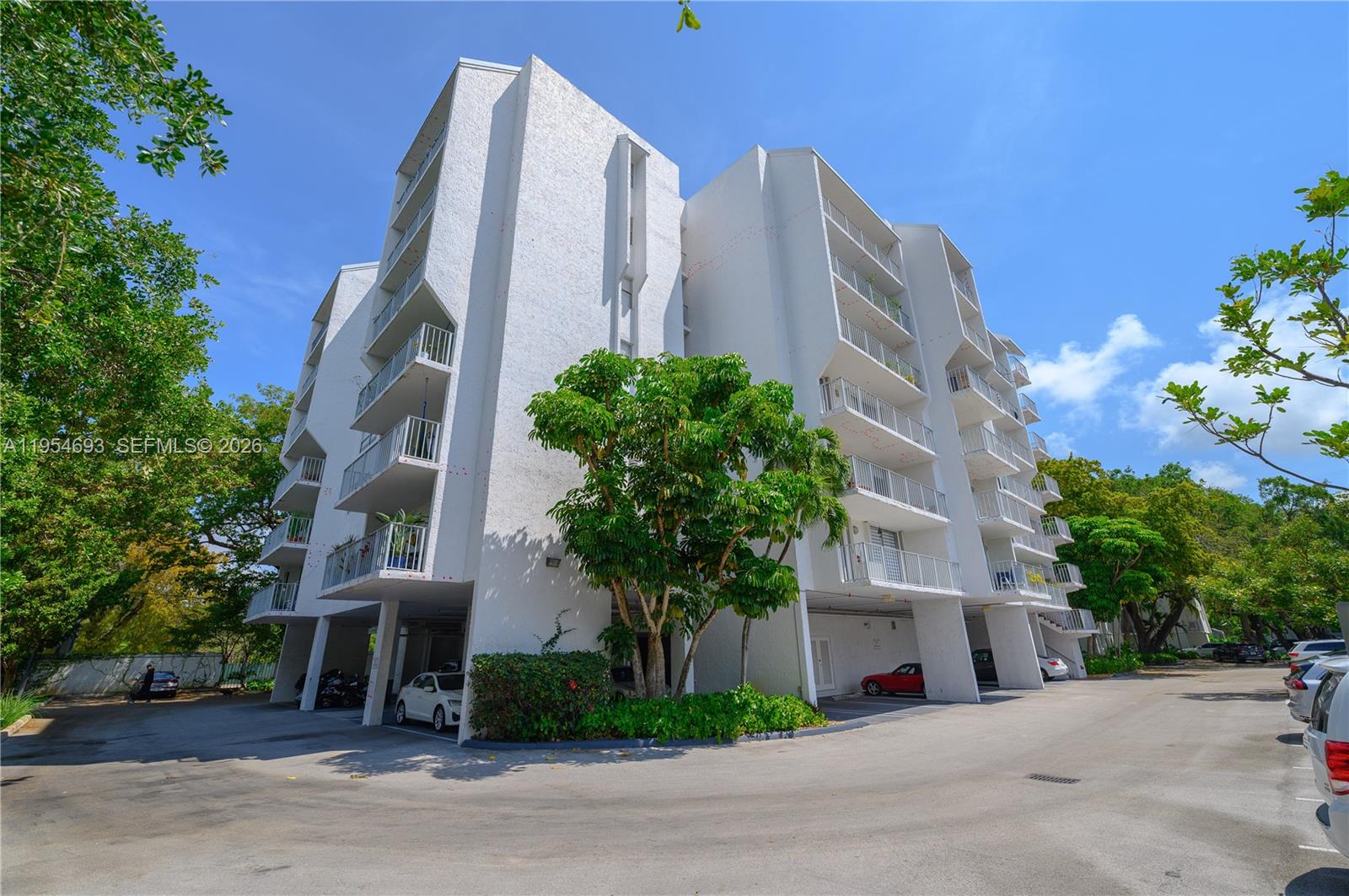 NIRVANA CONDO NO FIVE CON - Residential