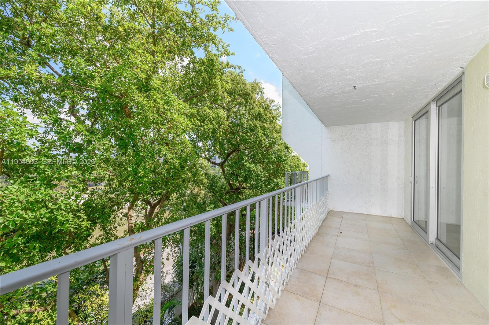 NIRVANA CONDO NO FIVE CON - Residential