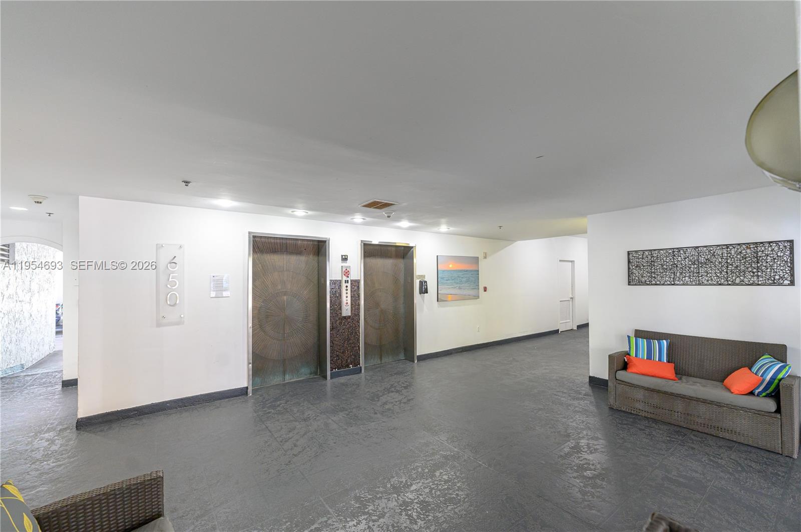 NIRVANA CONDO NO FIVE CON - Residential