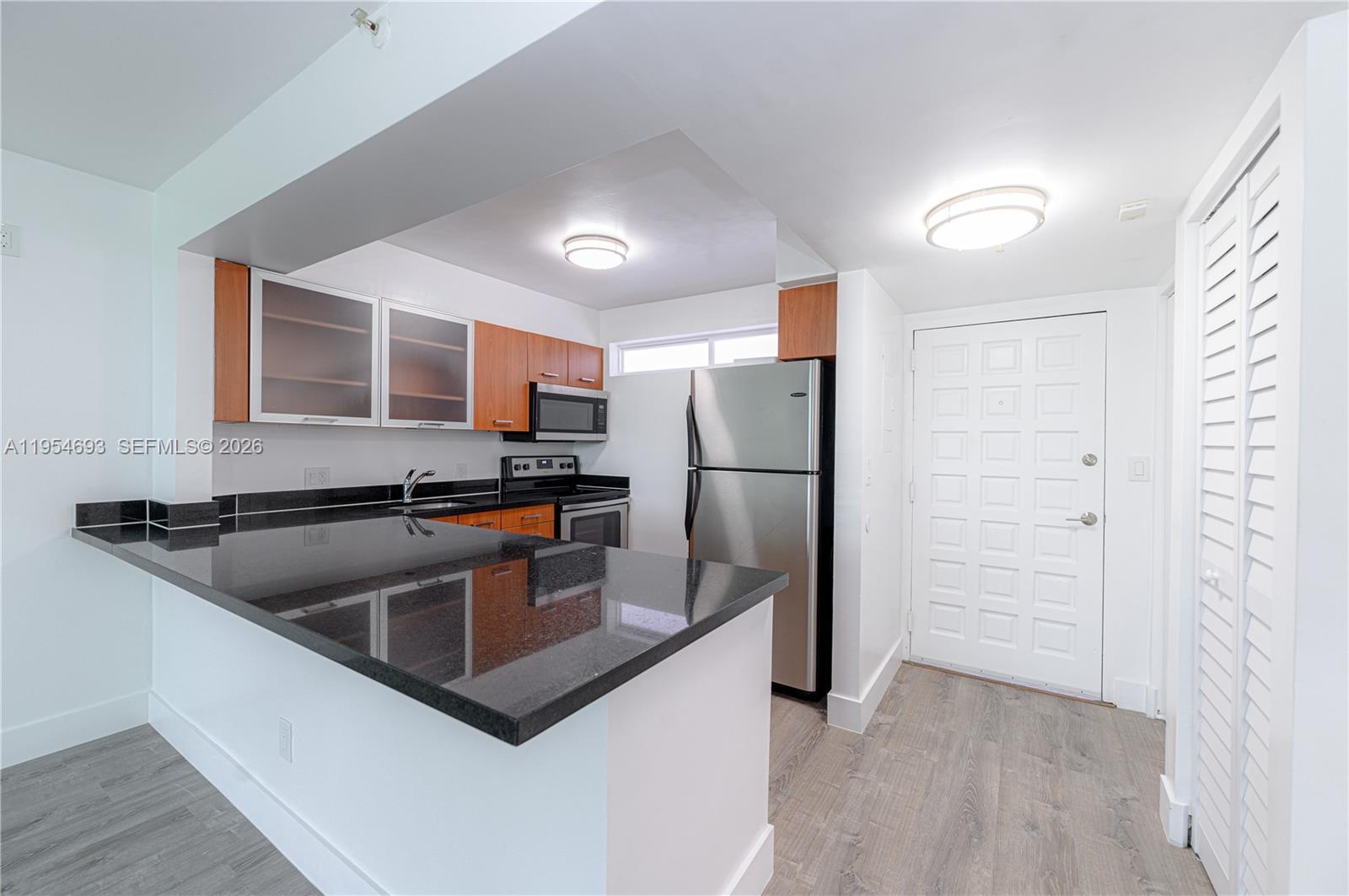 NIRVANA CONDO NO FIVE CON - Residential