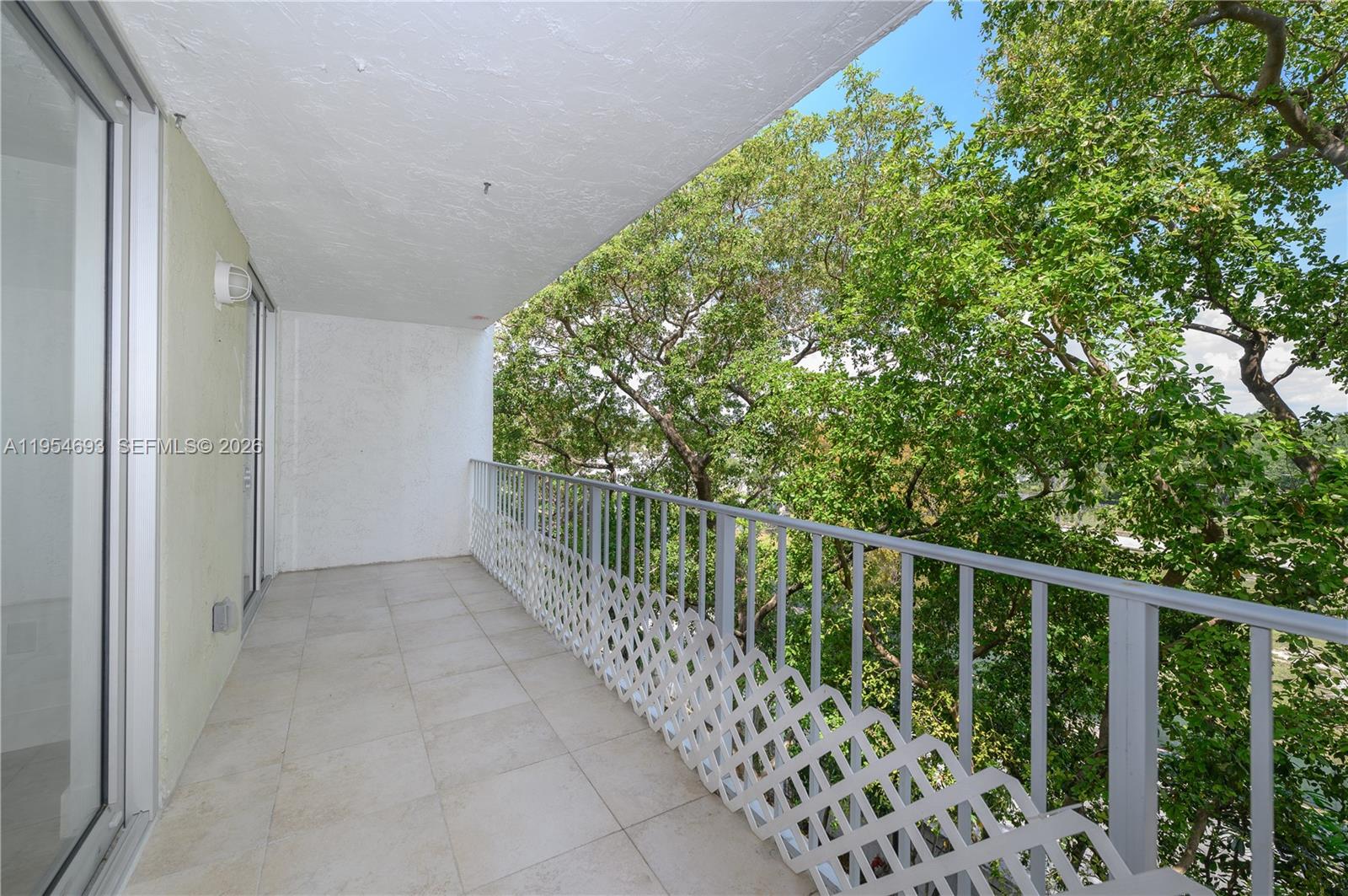 NIRVANA CONDO NO FIVE CON - Residential