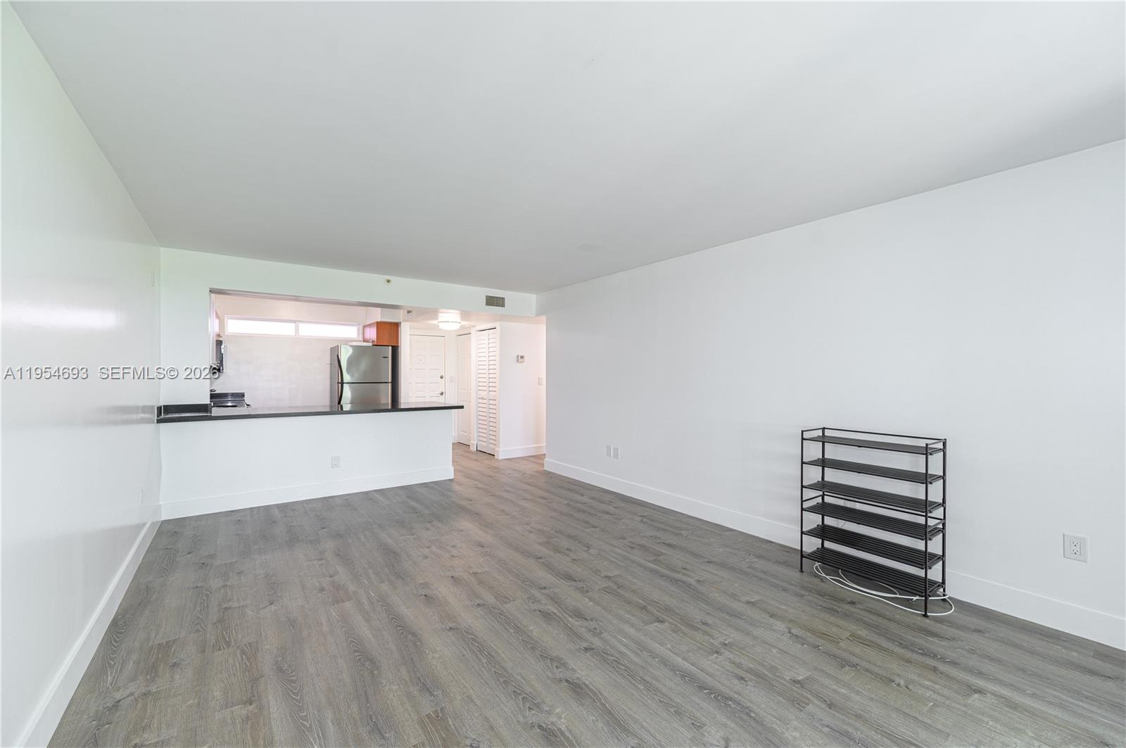 NIRVANA CONDO NO FIVE CON - Residential