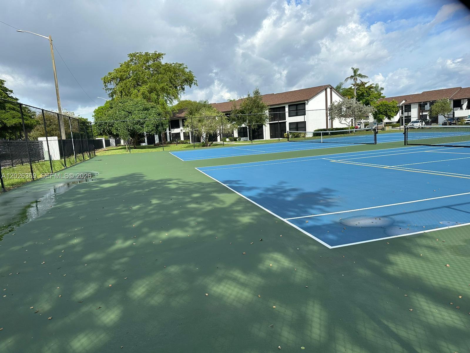 LAKE POINTE CONDOMINIUM N - Residential