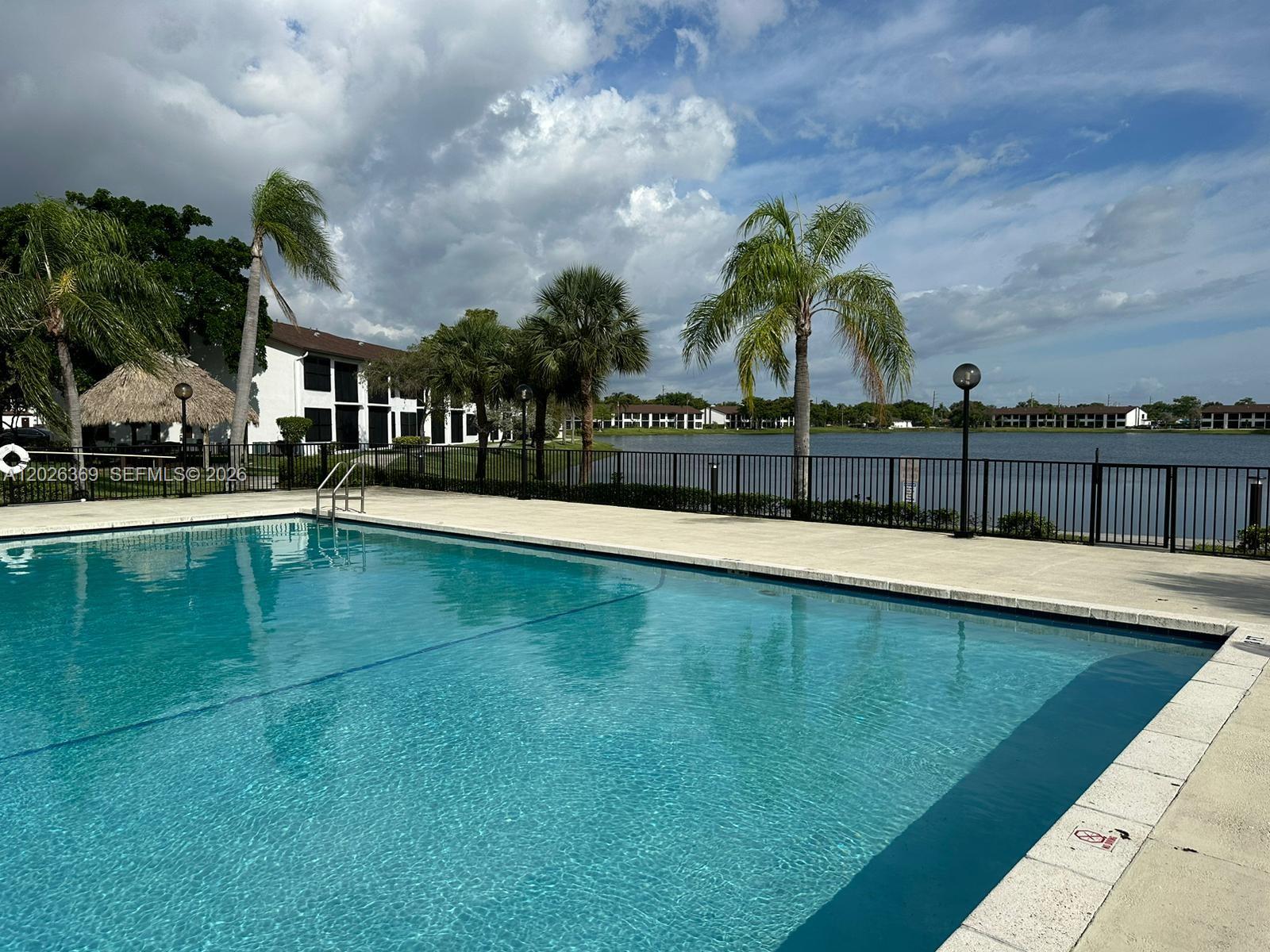 LAKE POINTE CONDOMINIUM N - Residential