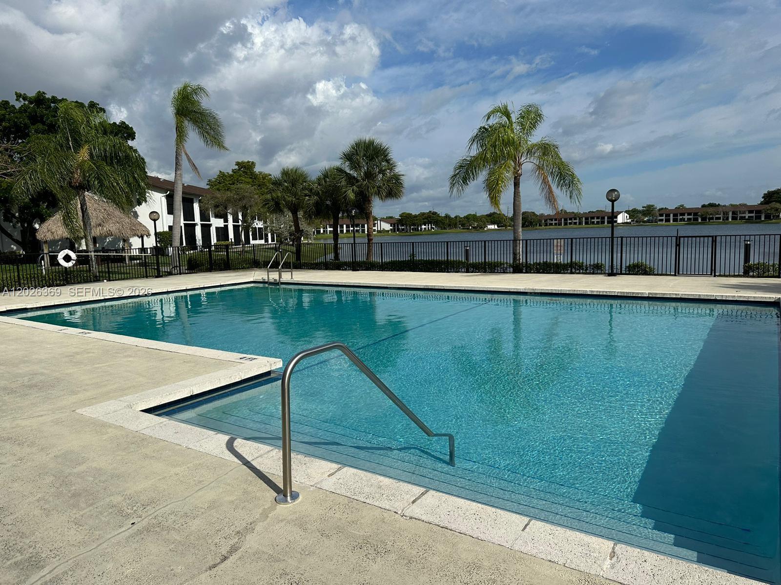 LAKE POINTE CONDOMINIUM N - Residential