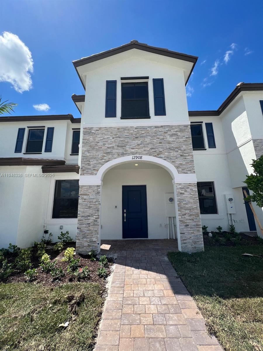 KENDALL ASSEMBLAGE SOUTH - Residential