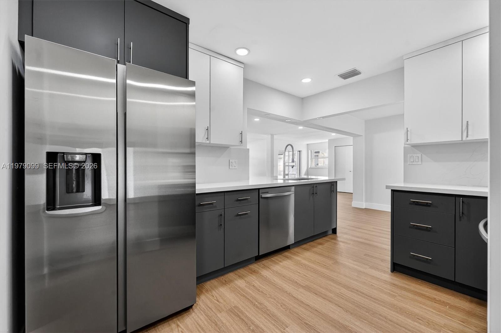 LAUDERDALE WEST 3 SEC - Residential