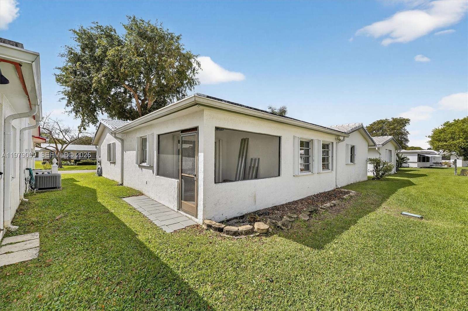 LAUDERDALE WEST 3 SEC - Residential