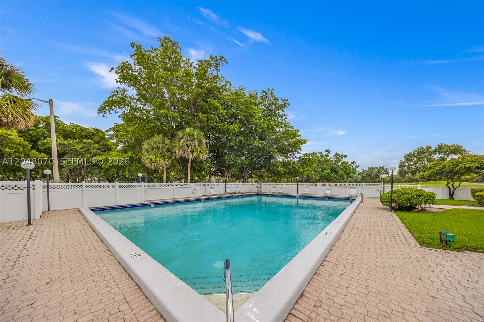 ROLLING HILLS GOLF AND - Residential Lease