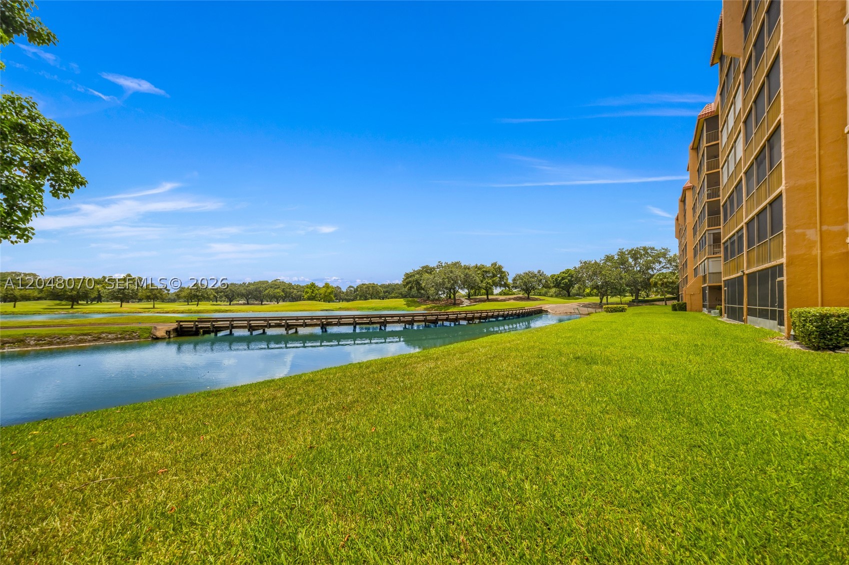 ROLLING HILLS GOLF AND - Residential Lease