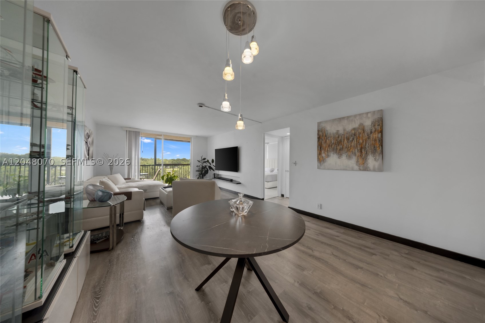 ROLLING HILLS GOLF AND - Residential Lease