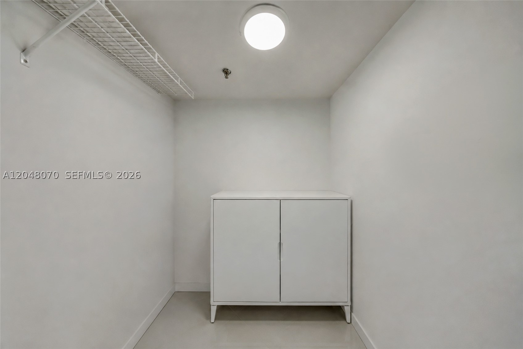 ROLLING HILLS GOLF AND - Residential Lease