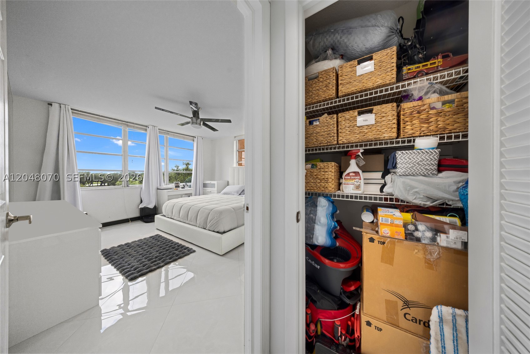 ROLLING HILLS GOLF AND - Residential Lease