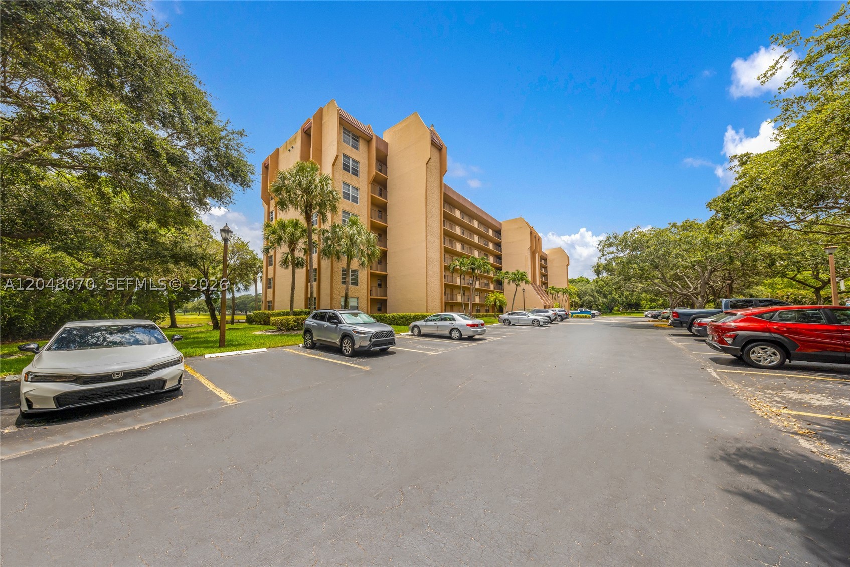 ROLLING HILLS GOLF AND - Residential Lease