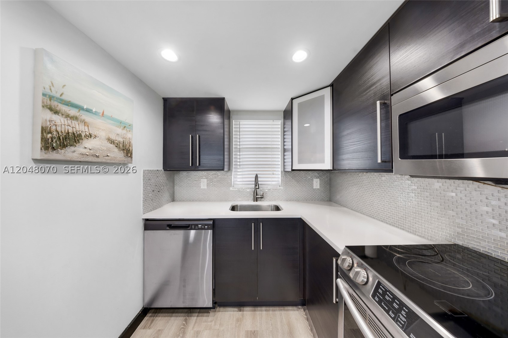 ROLLING HILLS GOLF AND - Residential Lease