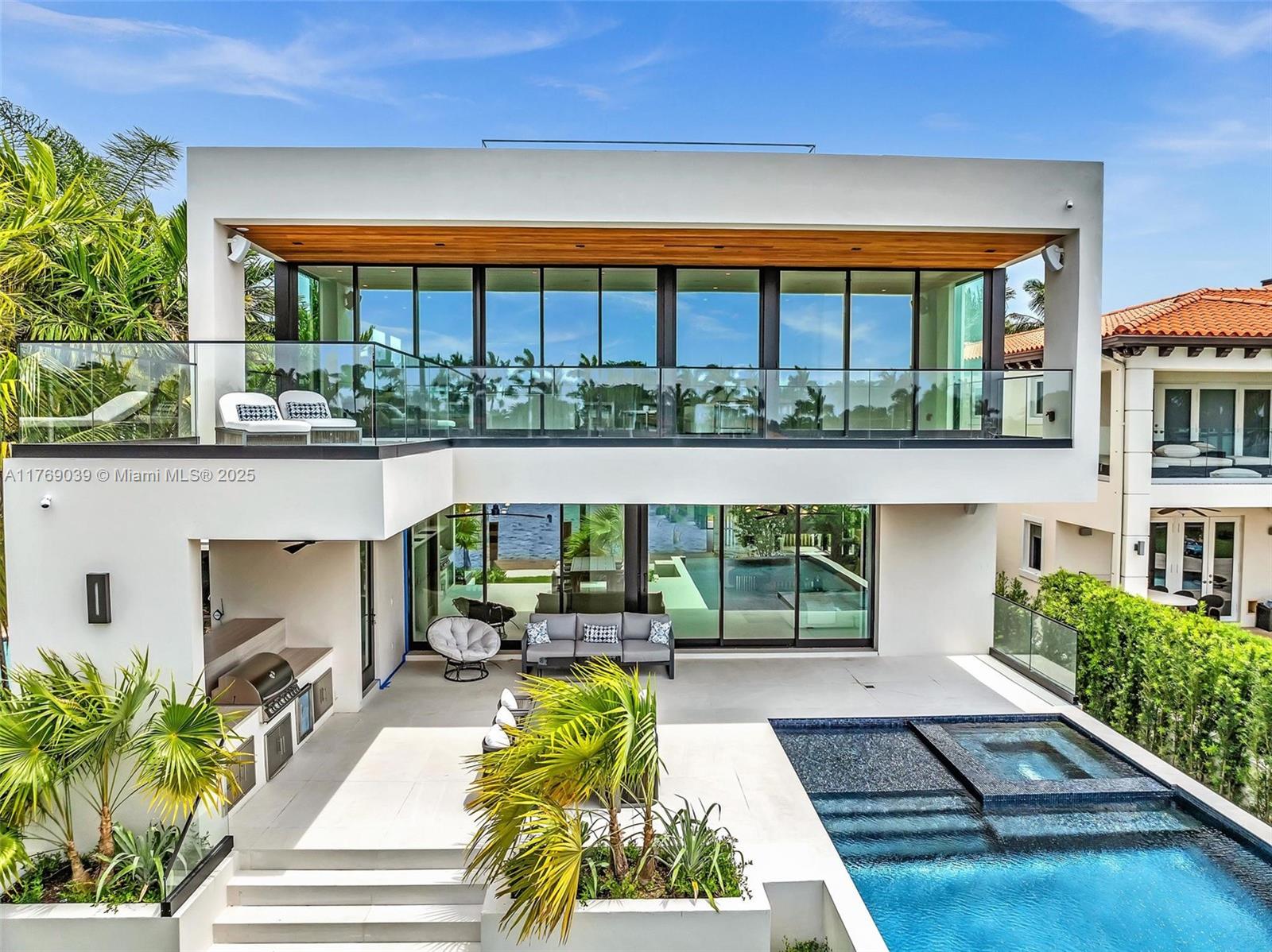 ALTOS DEL MAR NO 4 - Residential