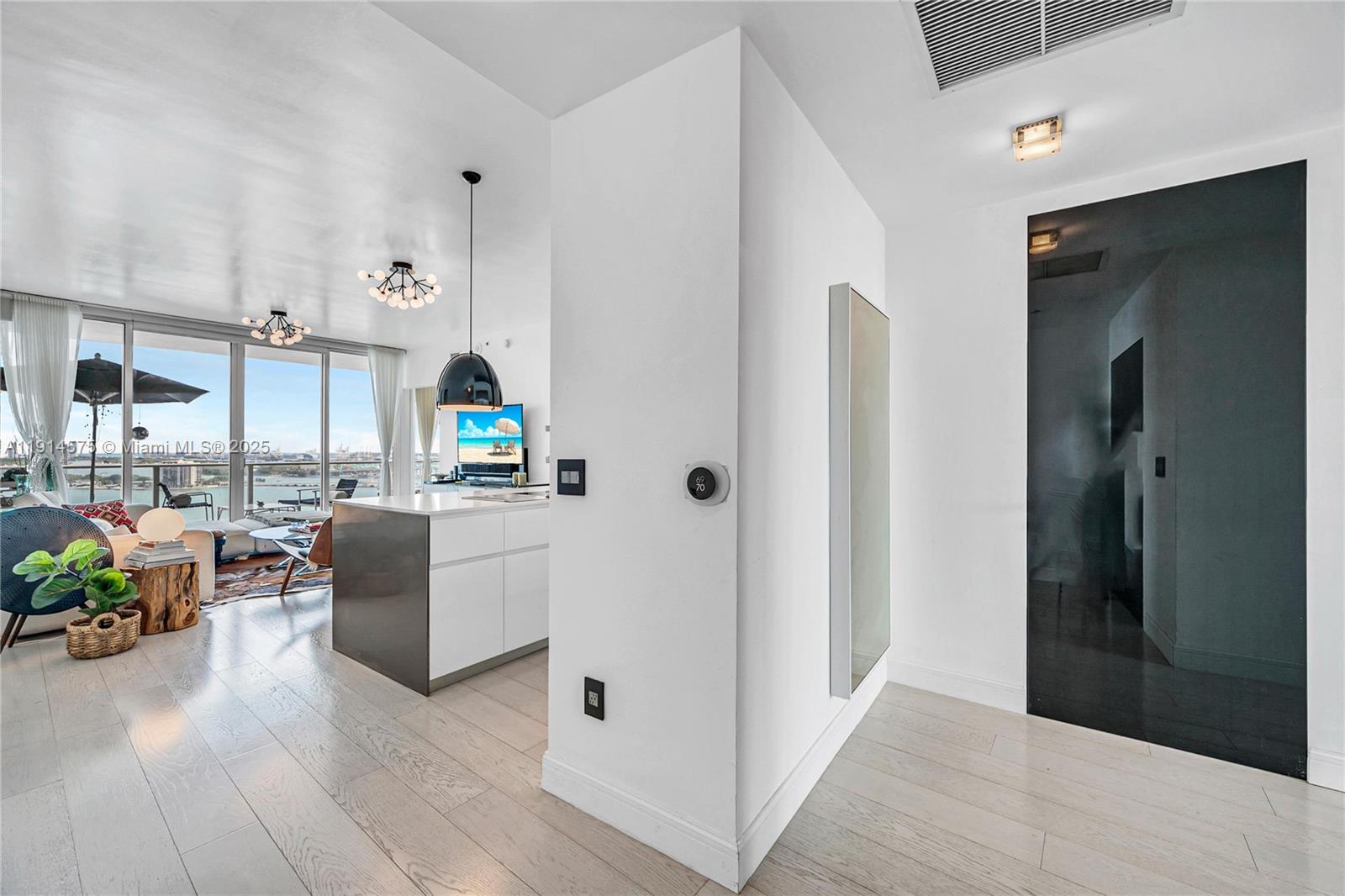 PARAMOUNT BAY CONDO - Residential