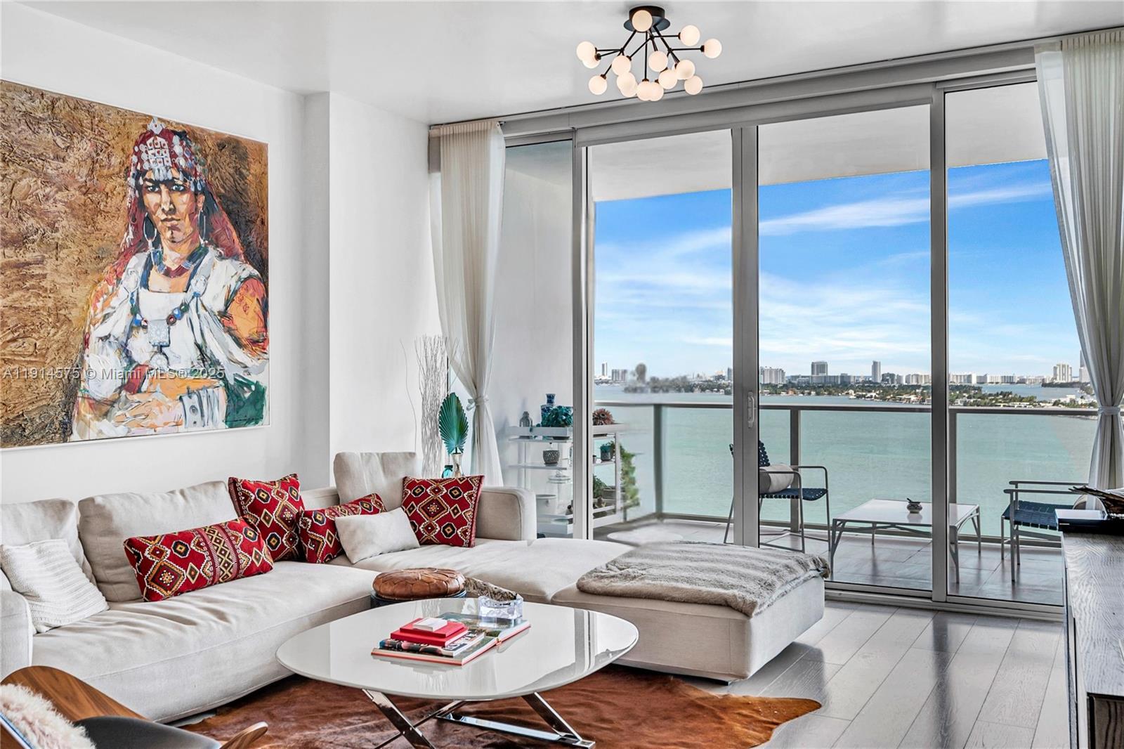 PARAMOUNT BAY CONDO - Residential