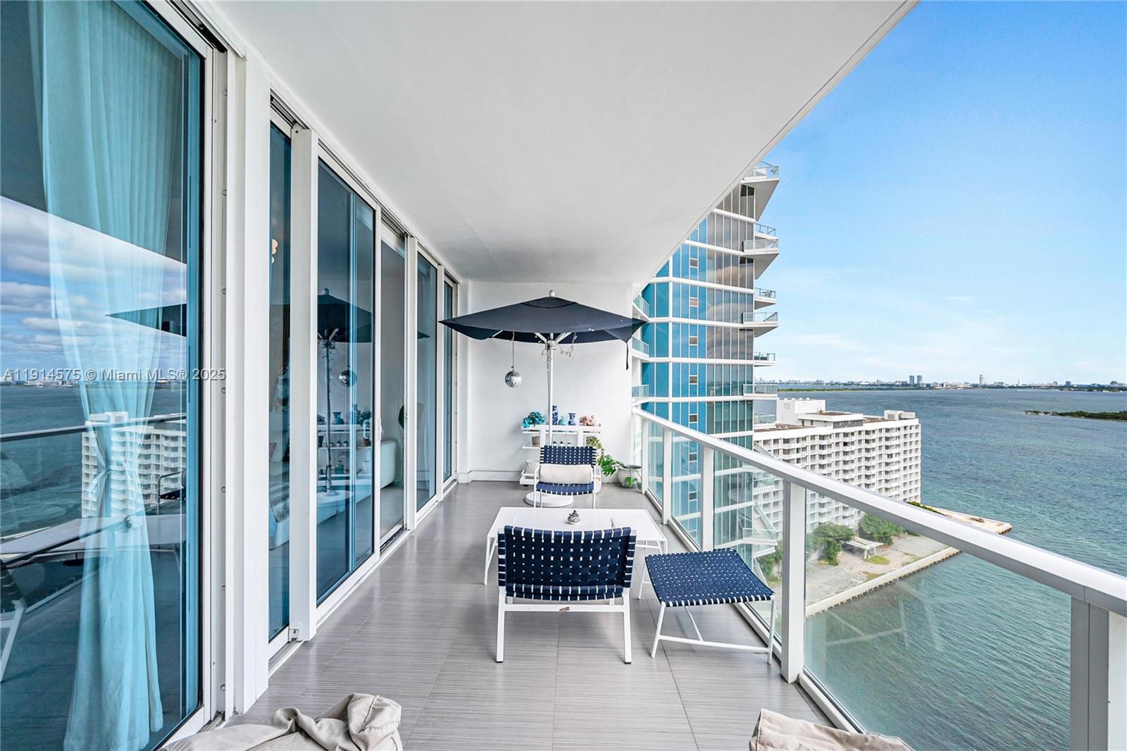 PARAMOUNT BAY CONDO - Residential