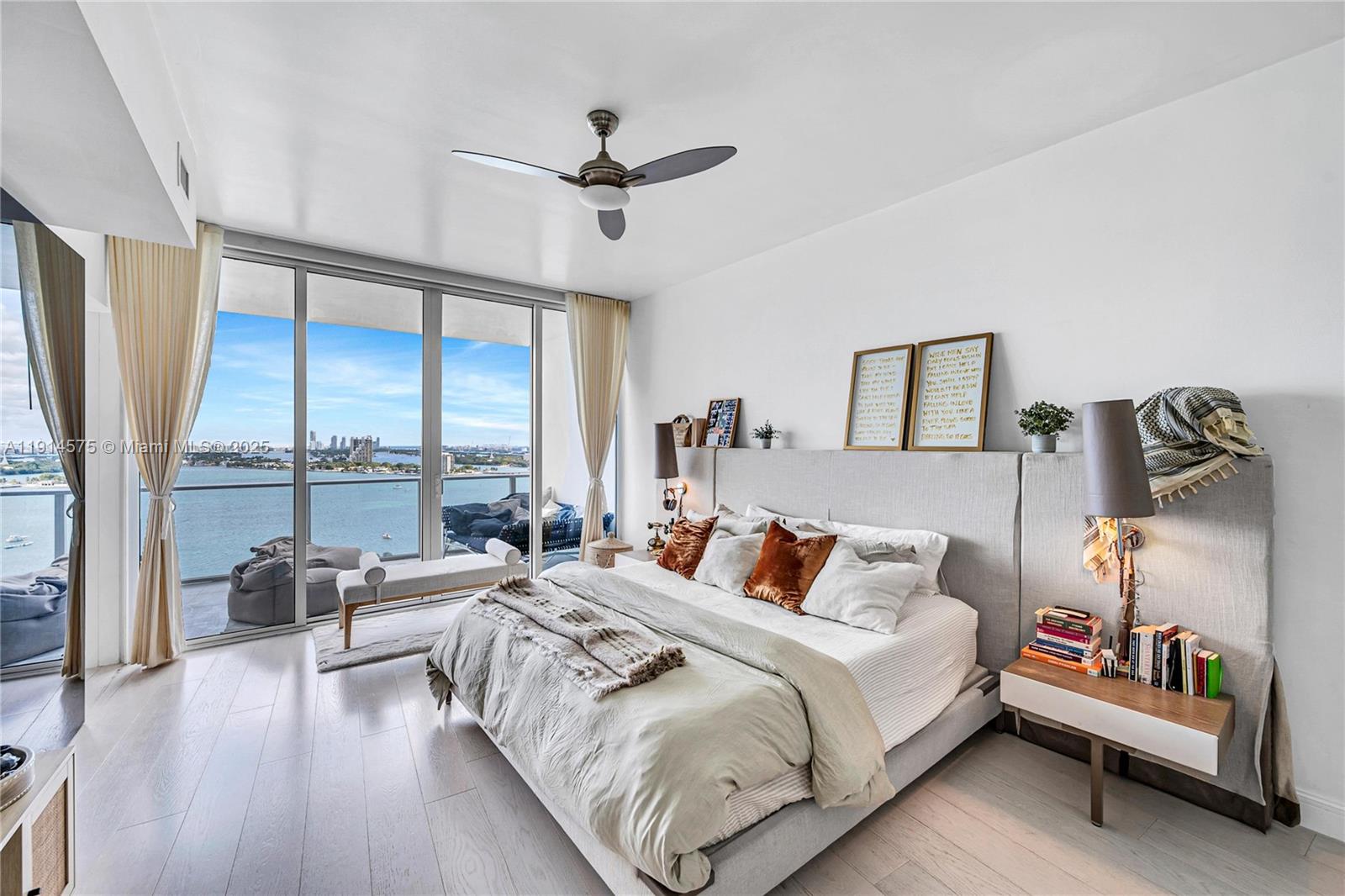 PARAMOUNT BAY CONDO - Residential