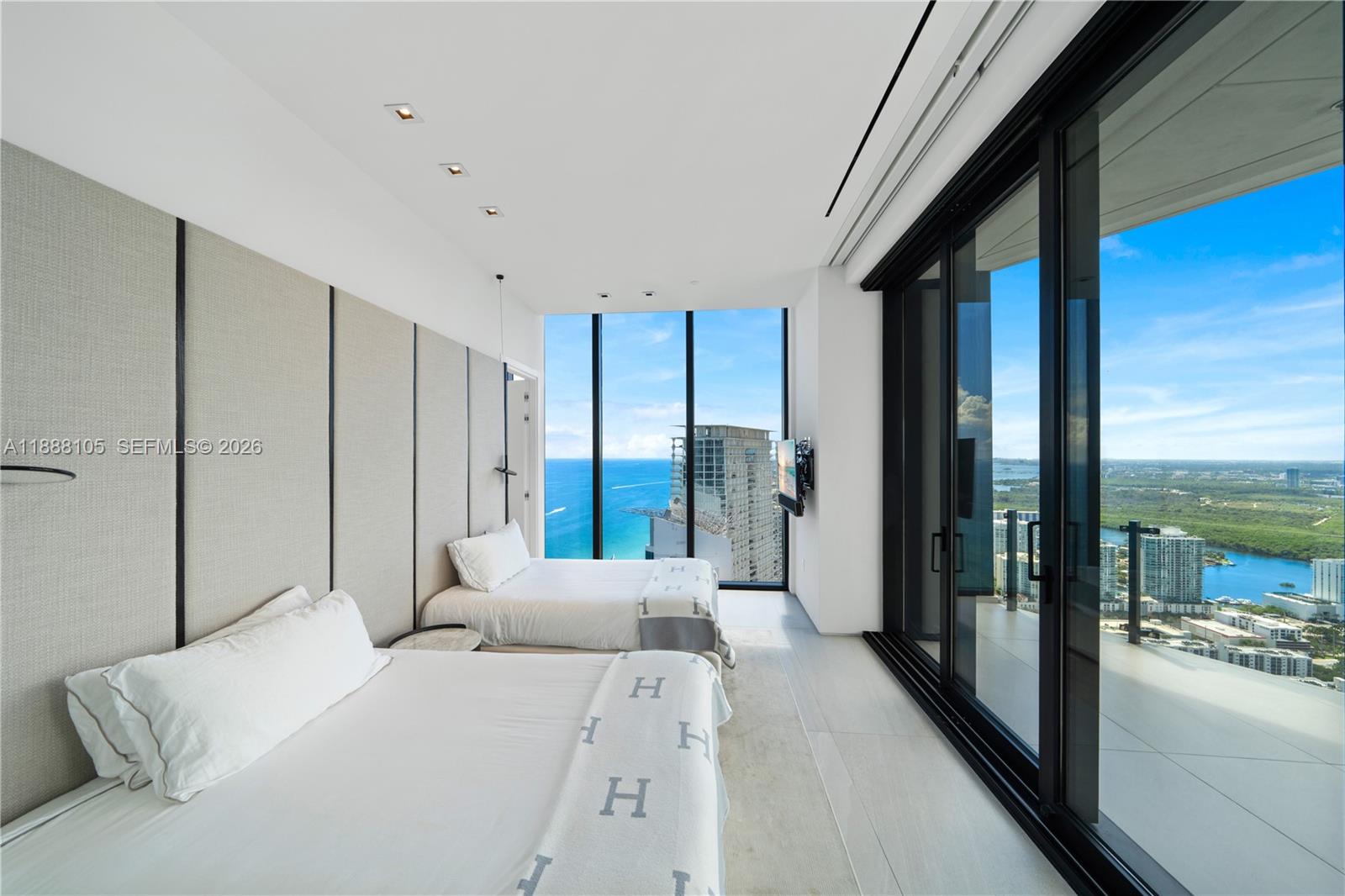 MUSE CONDO - Residential