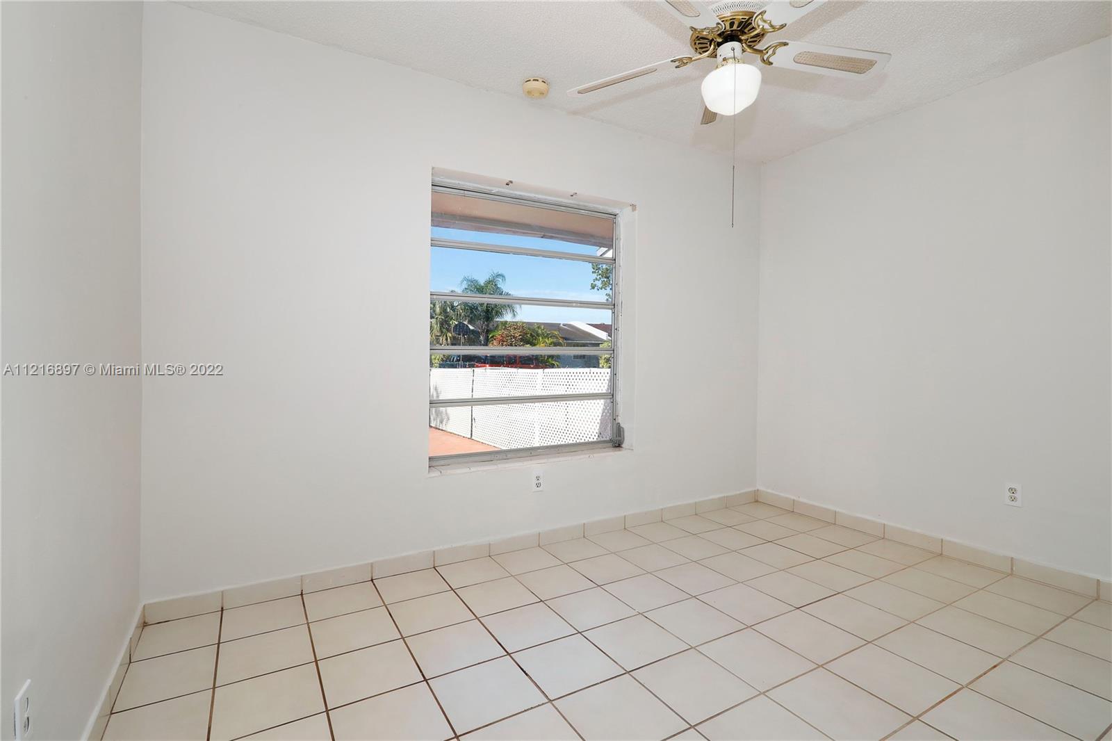 ROYALE GREEN TOWNHOUSE SE - Residential
