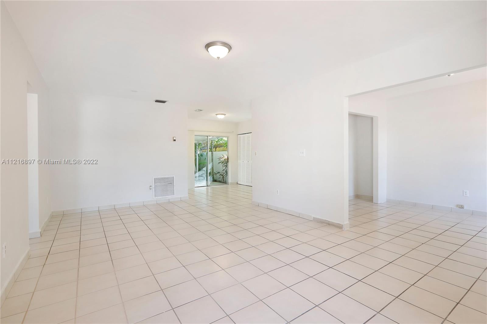 ROYALE GREEN TOWNHOUSE SE - Residential
