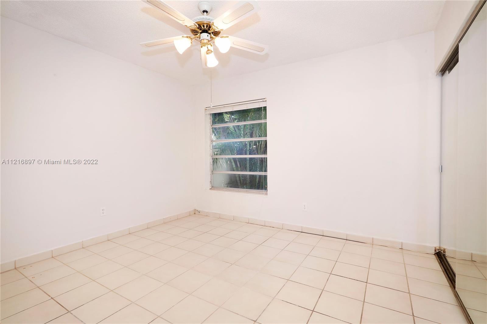 ROYALE GREEN TOWNHOUSE SE - Residential
