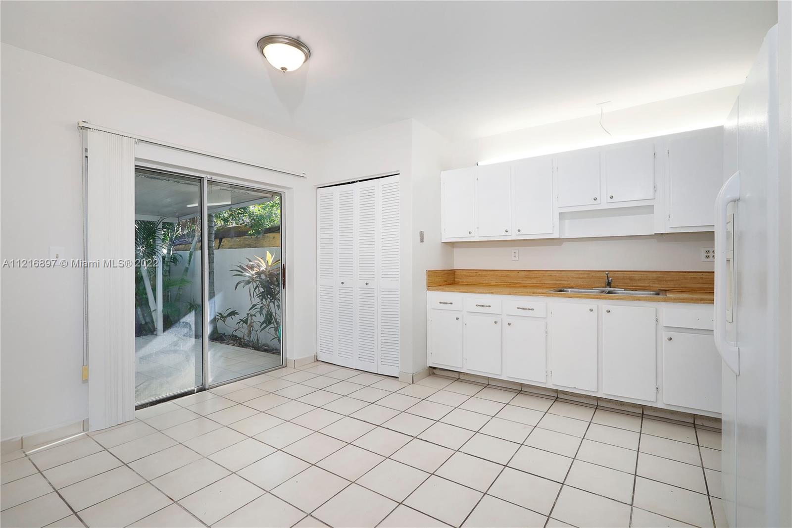 ROYALE GREEN TOWNHOUSE SE - Residential
