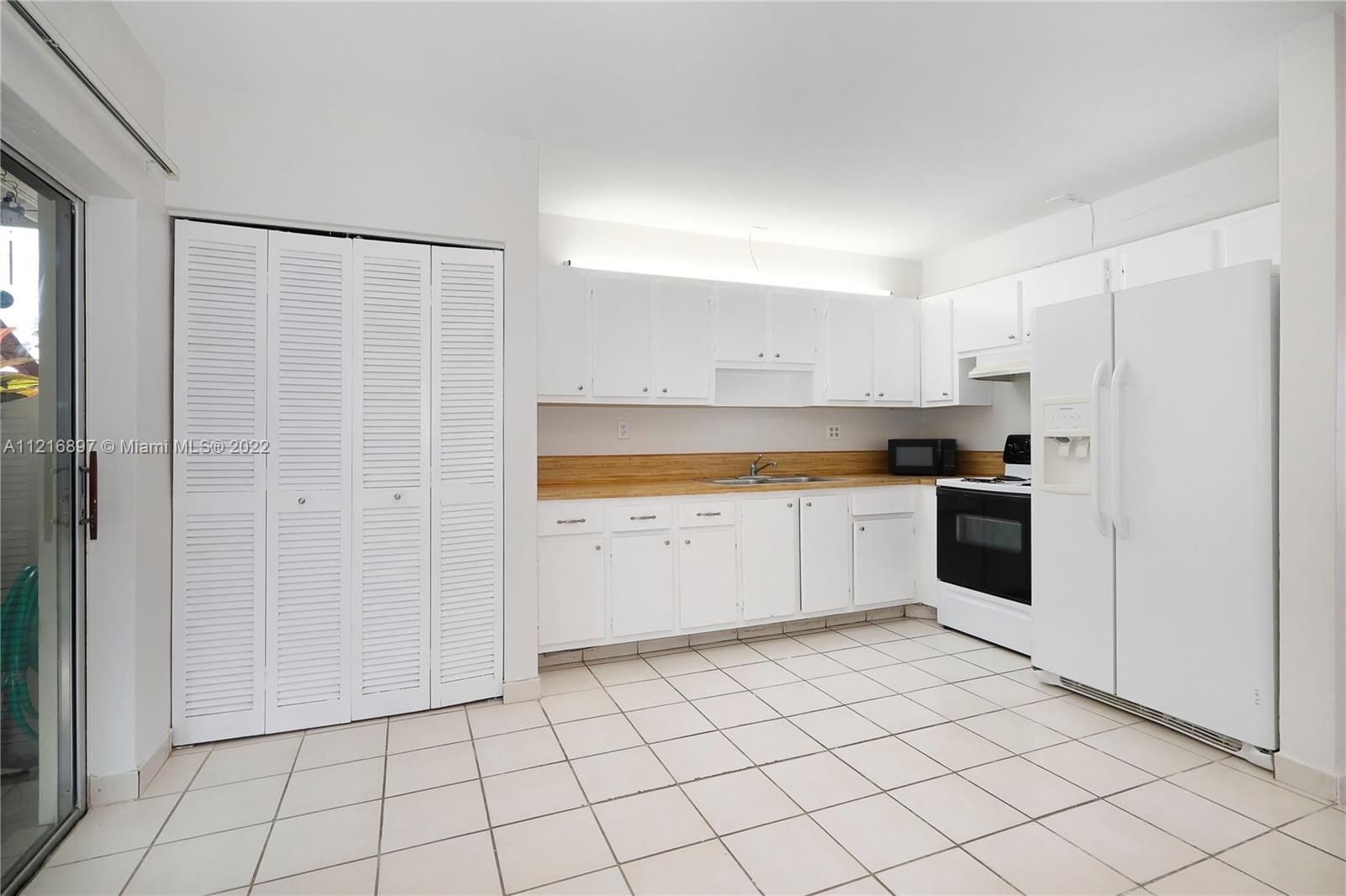 ROYALE GREEN TOWNHOUSE SE - Residential