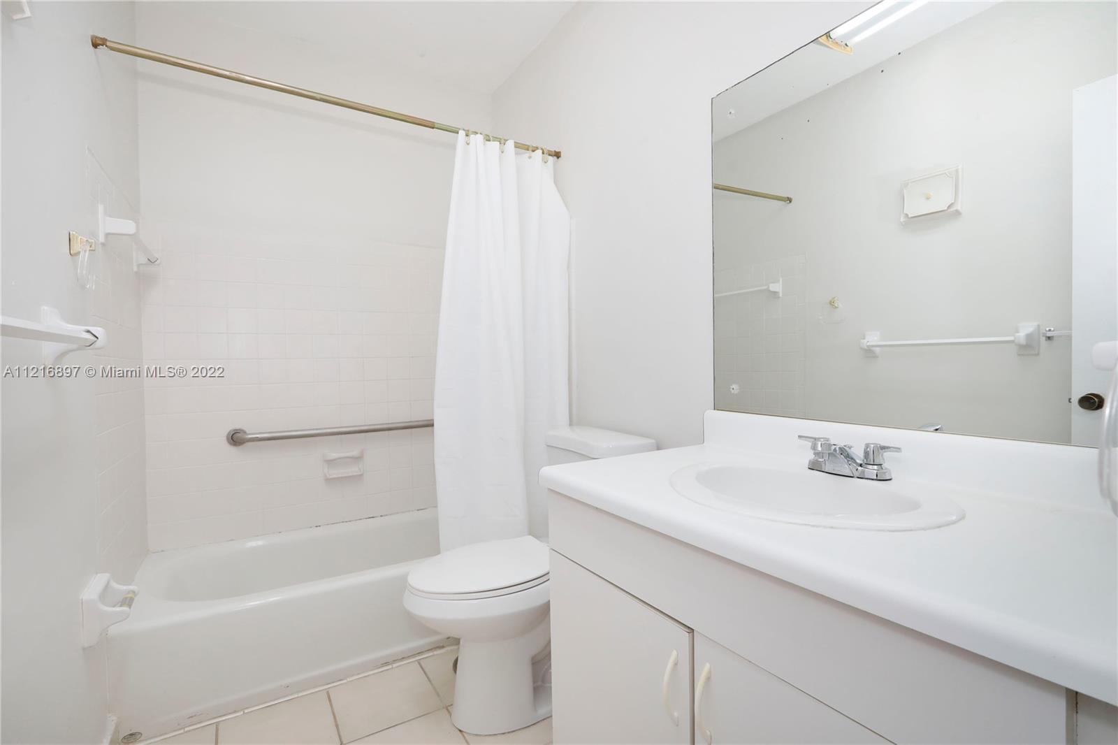 ROYALE GREEN TOWNHOUSE SE - Residential