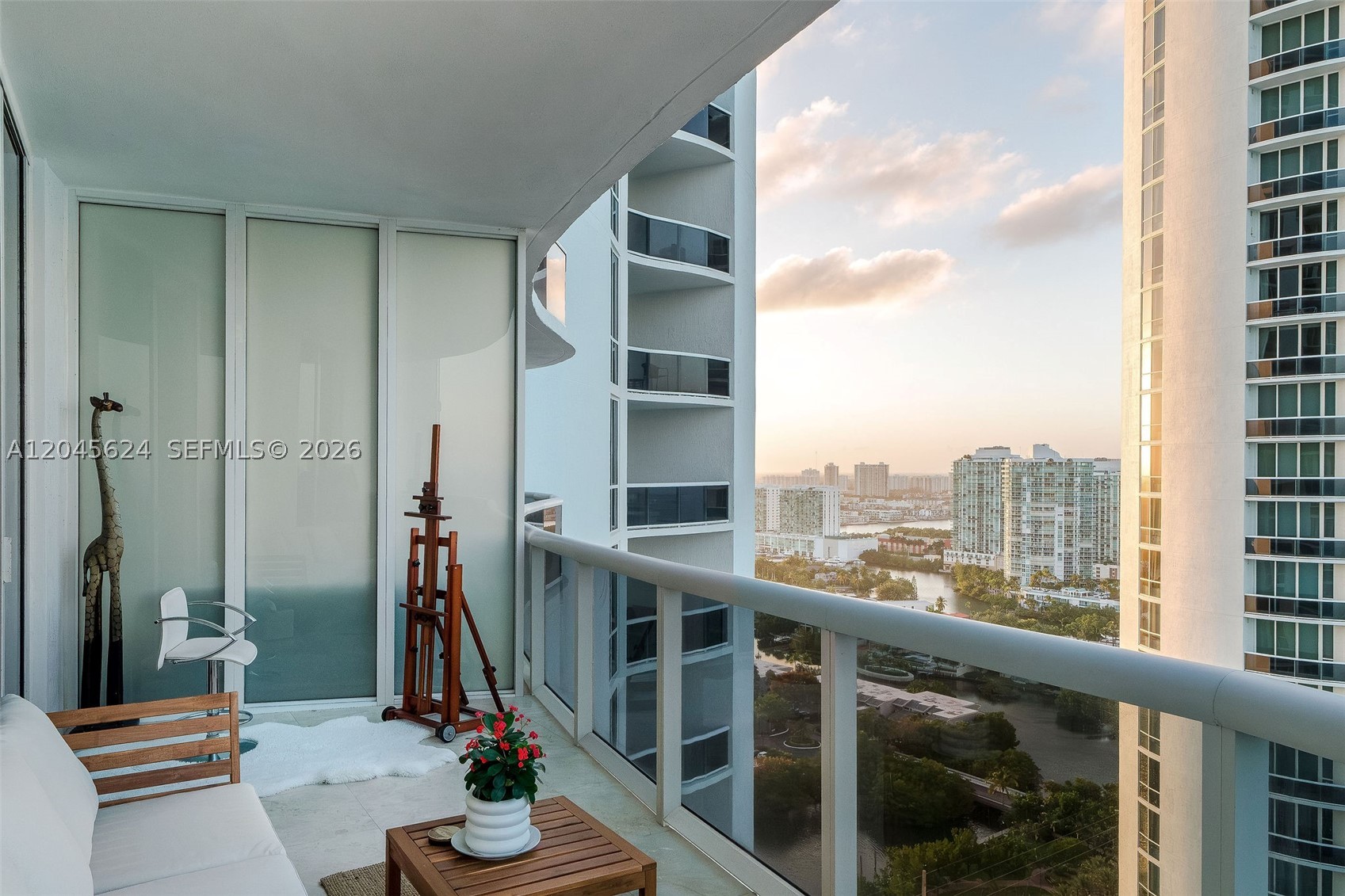TDR TOWER II CONDO - Residential