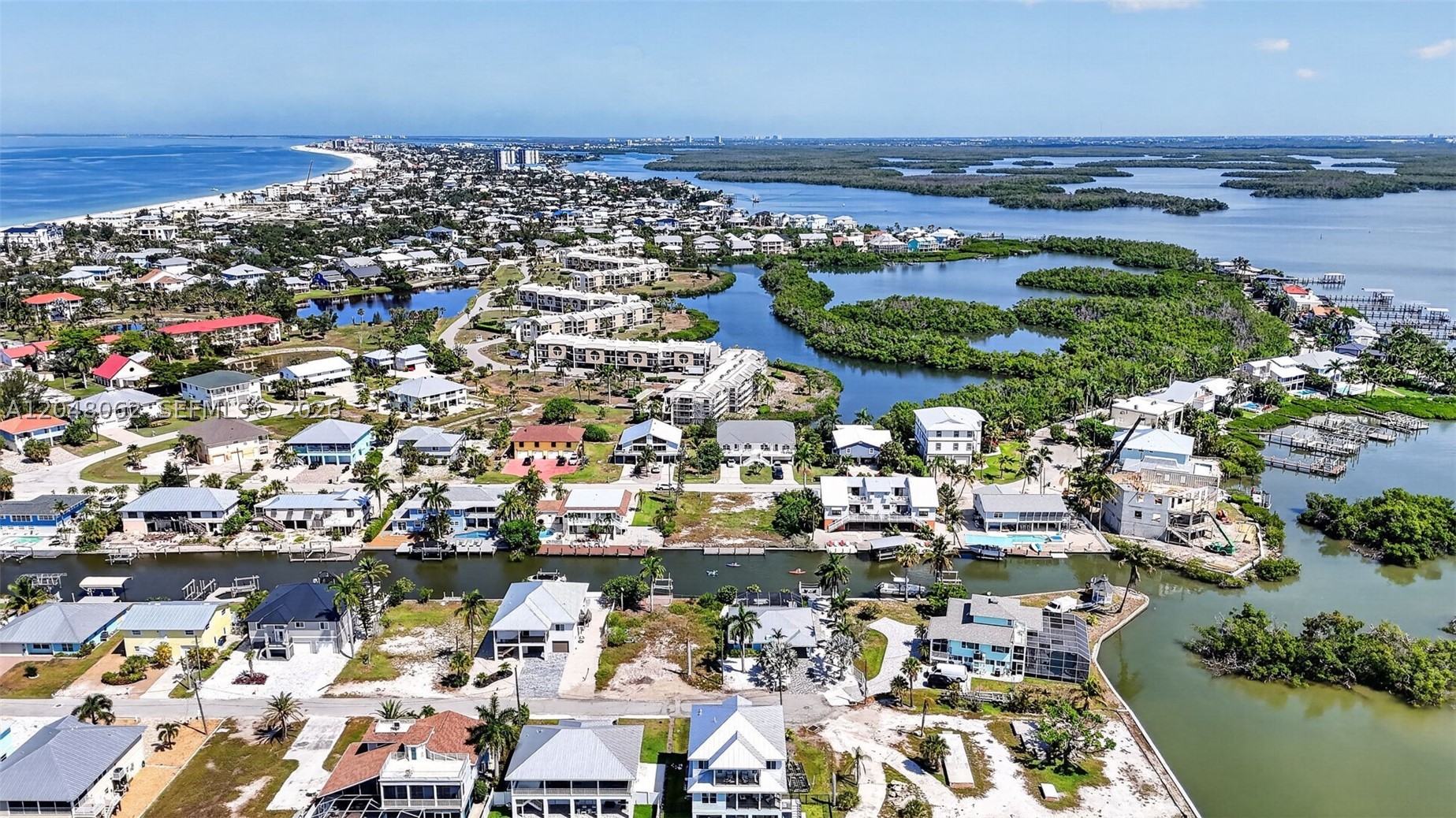 FORT MYERS BEACH - Land